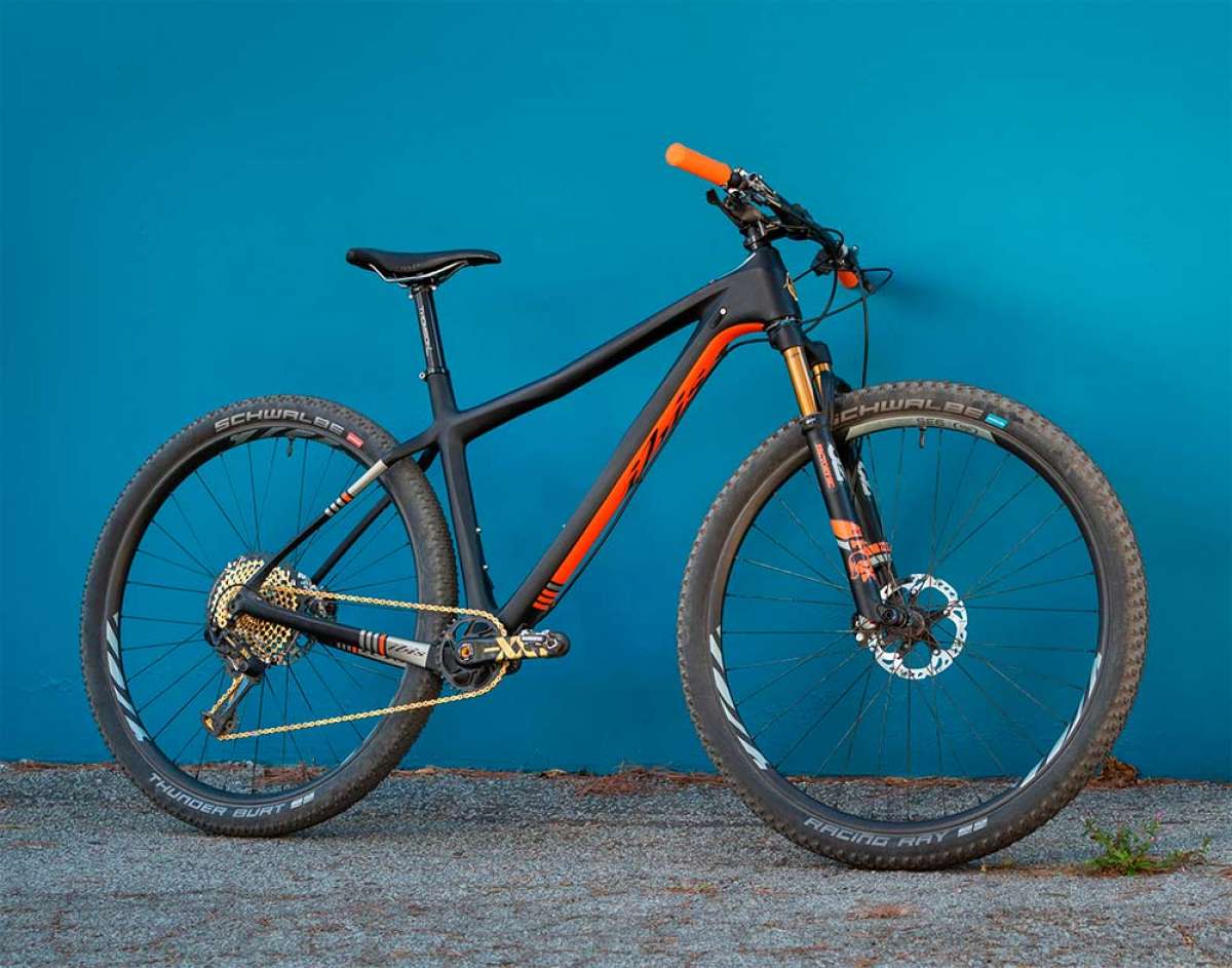 En TodoMountainBike: Ibis DV9, una rígida XC de carbono para competir y para lo que haga falta