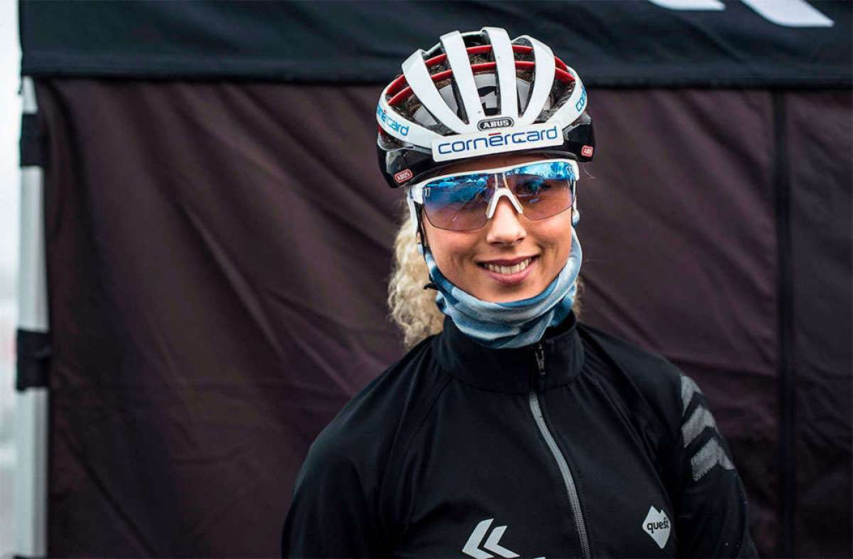 Jolanda Neff, con fractura de clavícula y codo tras una caída en la Copa del Mundo de CX disputada en Hoogerheide