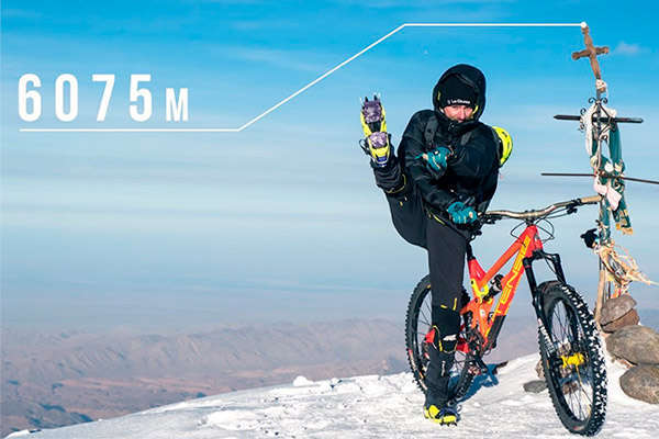 Mountain Bike a más de 6.000 metros de altura con Kilian Bron