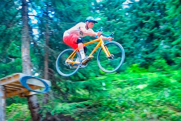 Rodando con una bicicleta de Ciclocross por las pistas de Super Morzine