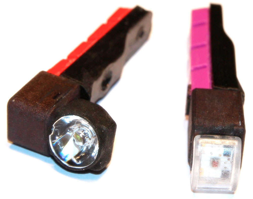 En TodoMountainBike: Magnic Microlights, unas zapatas de freno con luces (inteligentes) de autonomía infinita