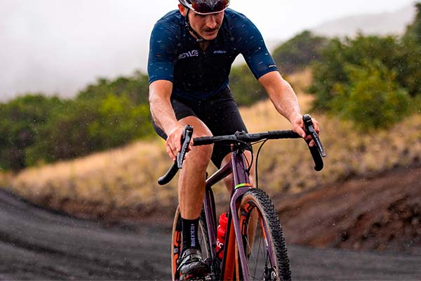 ENVE presenta la gama G Series específica para bicicletas de Gravel, con estreno de horquilla y manillar