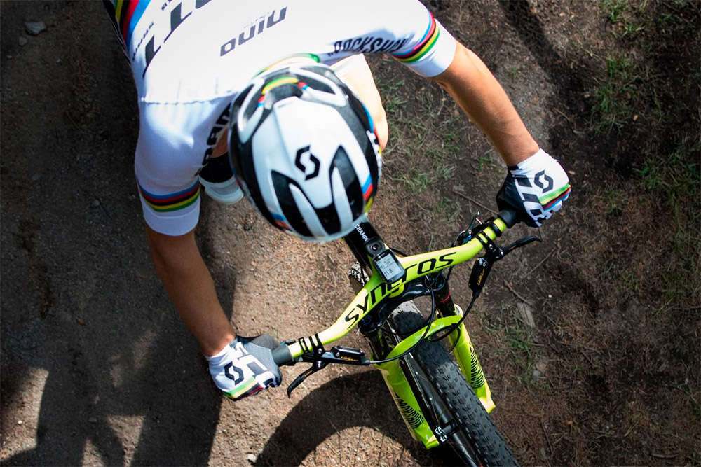 En TodoMountainBike: Nino Schurter estrena manillar con potencia integrada: así es el Syncros Fraser iC SL