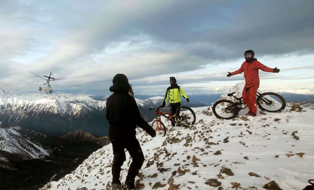 En TodoMountainBike: Matt Hunter, un helicóptero, una Specialized Demo 8 y las montañas nevadas de Canadá