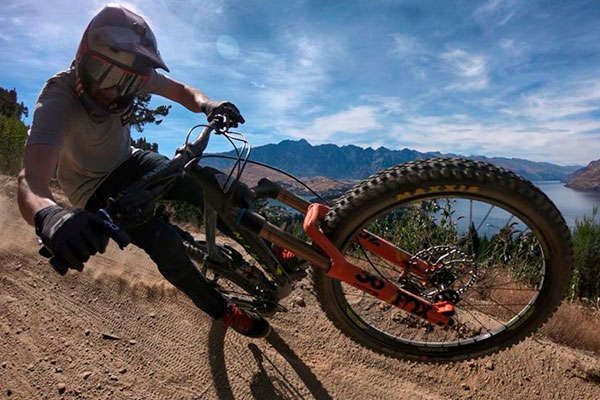 Rodando por el Queenstown Bike Park (Nueva Zelanda) con Matt Jones
