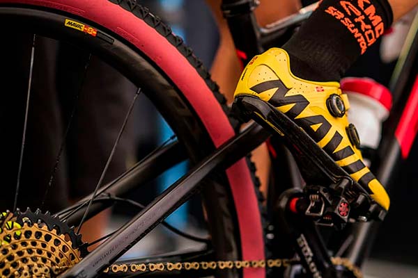 Las ruedas Mavic Crossmax Pro Carbon de 2019 se actualizan con llantas específicas para delante y detrás