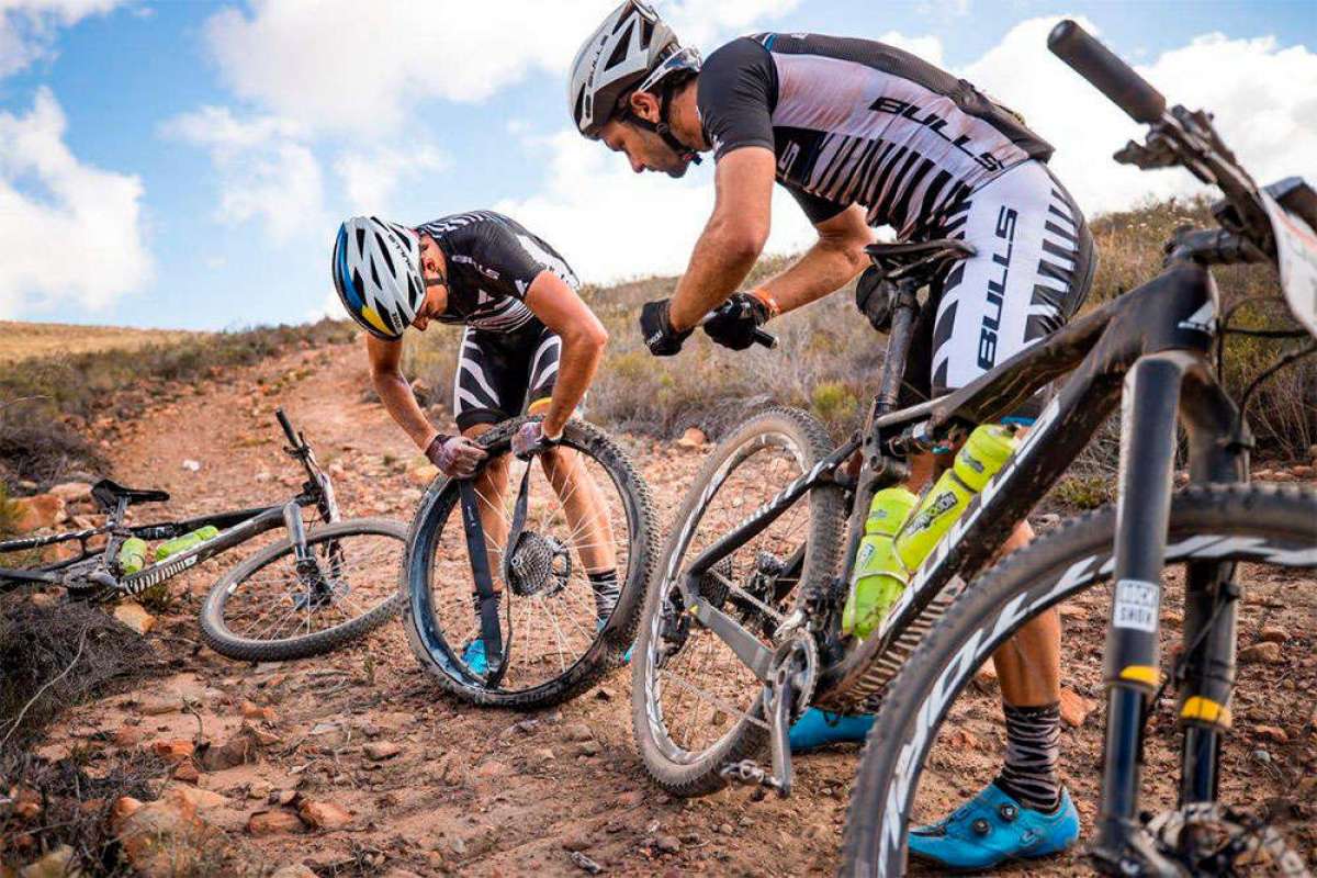 En TodoMountainBike: Los mejores momentos de la primera etapa de la Absa Cape Epic 2018