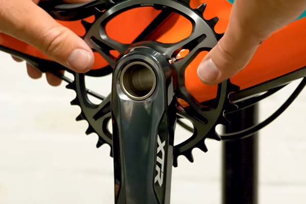 Montando el grupo Shimano XTR M9100 de 12 velocidades con Scotty Laughland