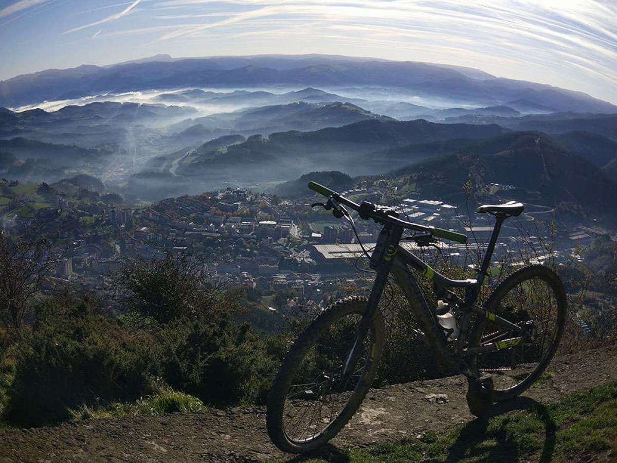La foto del día en TodoMountainBike: "A vista de Irimo"