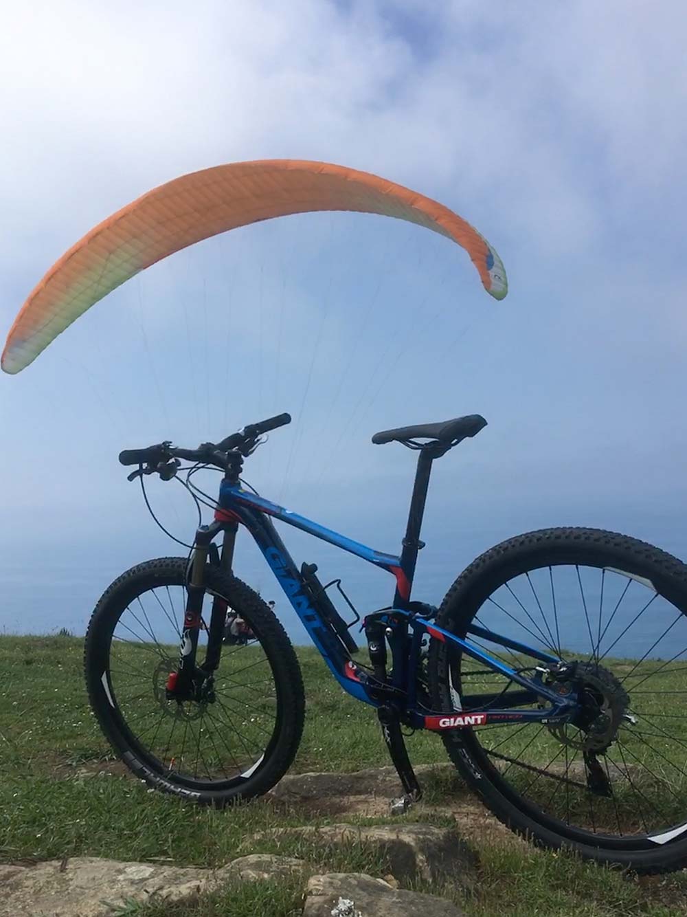 La foto del día en TodoMountainBike: "Un vuelo a pedales"