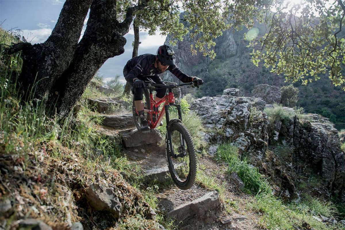 En TodoMountainBike: Pájaros, cerezos y muchos senderos: descubriendo Cáceres con David Cachon y su Kross Moon