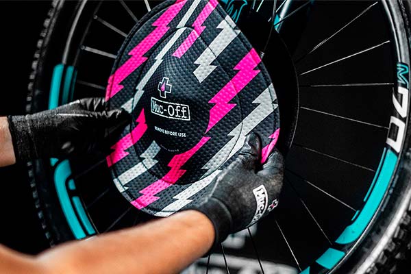 Muc-Off presenta un práctico protector para los discos de freno