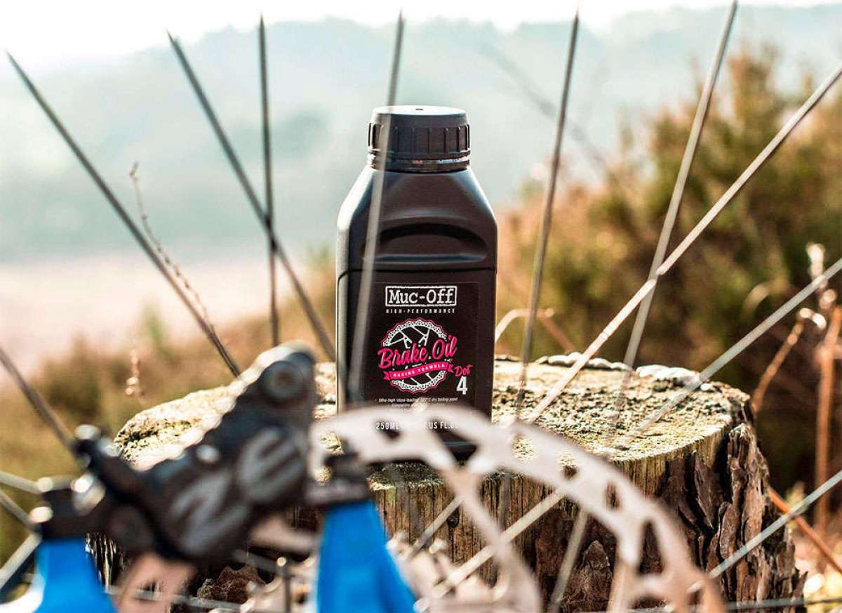 En TodoMountainBike: Muc-Off presenta un líquido de frenos de alto rendimiento compatible con sistemas de frenado DOT 4 y DOT 5.1