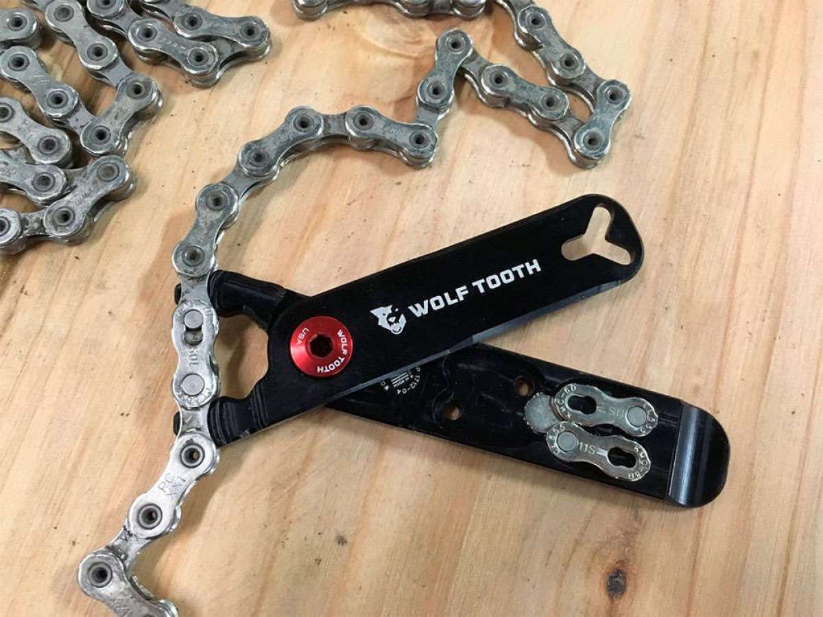 En TodoMountainBike: Wolf Tooth Master Link, la multiherramienta perfecta para los ciclistas que odian las multiherramientas