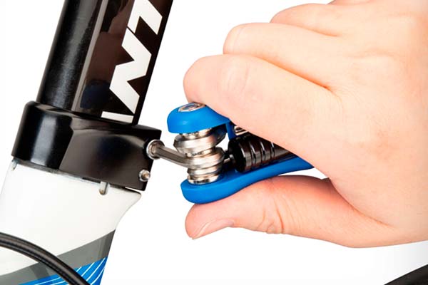 Park Tool se mete en el bolsillo de los ciclistas con cinco multiherramientas distintas