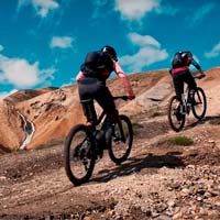 Explorando Islandia a golpe de pedal con Manon Carpenter y Monet Adams