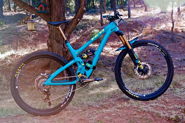 ¿Cómo funciona el grupo Shimano XTR M9100 de 12 velocidades en una bicicleta de Enduro? Richie Dude lo explica