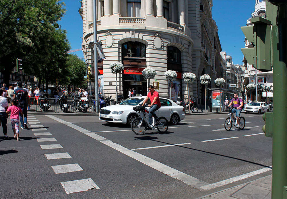 En TodoMountainBike: El Ayuntamiento de Madrid permitirá a los ciclistas girar a la derecha con el semáforo en rojo