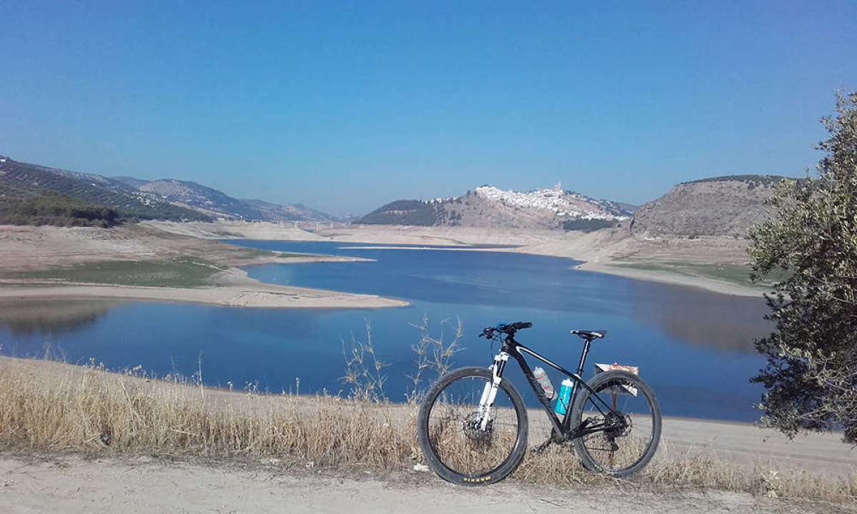 La foto del día en TodoMountainBike: "Pantano de Iznájar"