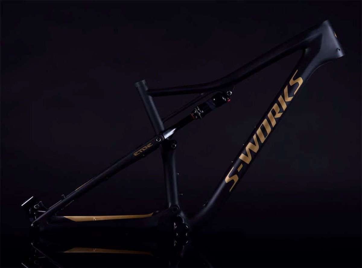 En TodoMountainBike: Así se pinta una Specialized S-Works Epic en versión SRAM Eagle Gold Edition