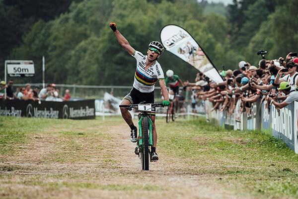 ¿Cuánto dinero ganan los primeros clasificados de una Copa del Mundo de XCO o DHI en 2018?