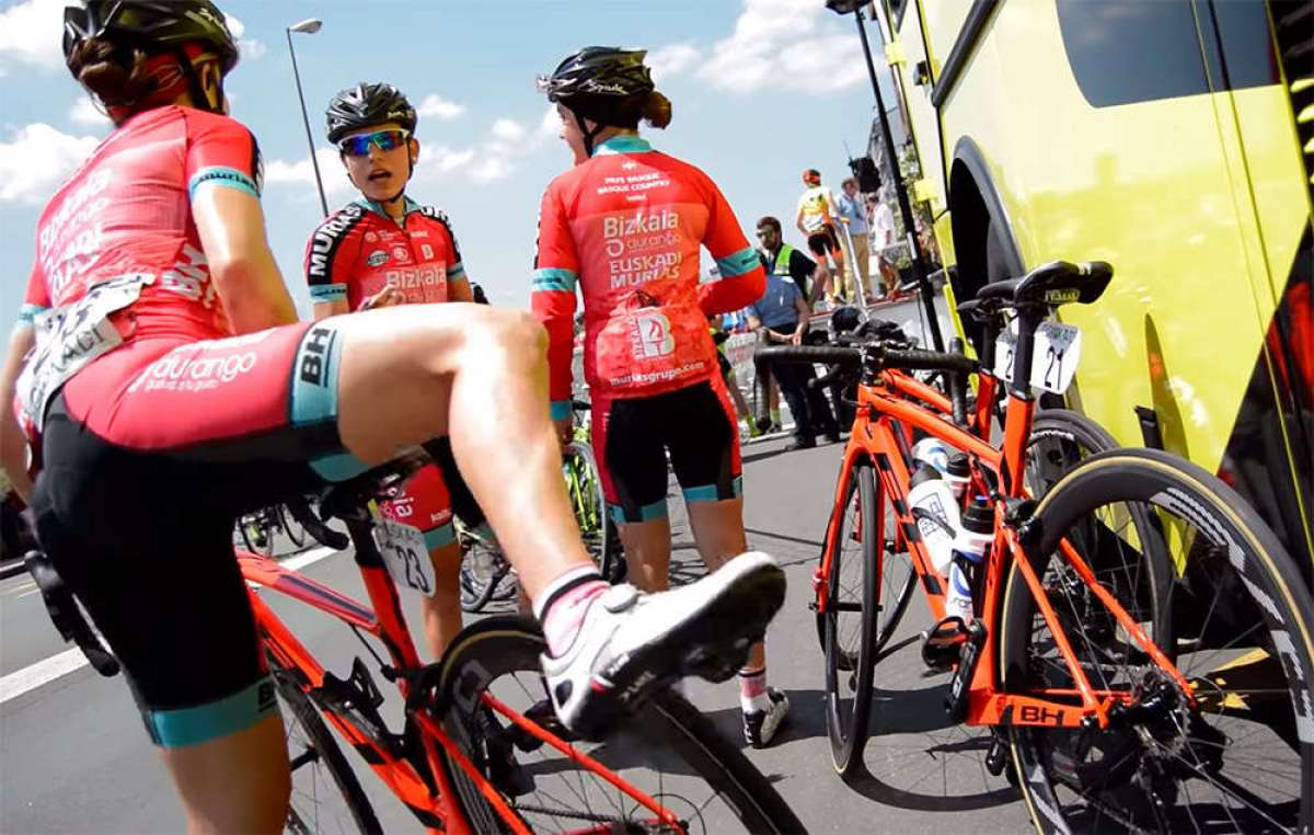 En TodoMountainBike: Un día con el Bizkaia Durango-Euskadi Murias, un equipo ciclista femenino español de categoría UCI Women's Team