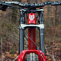 La RockShox BoXXer de 2019 en acción con Vali Höll