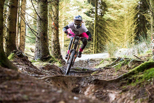 Retorno a la década de los 80 con la brutal presentación del Transition/Muc-Off Factory Racing 2018