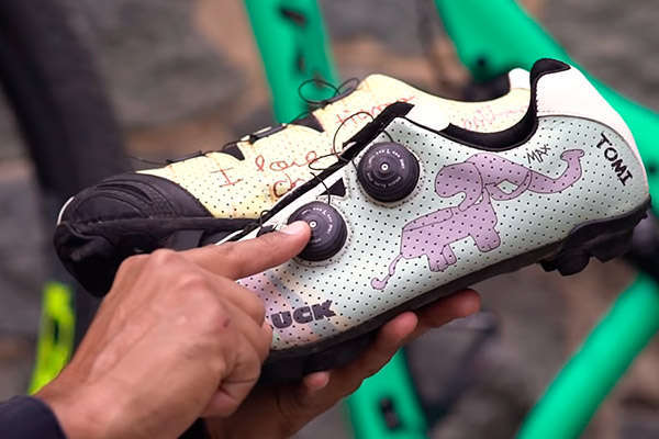 Así se fabricaron las zapatillas Luck personalizadas que utilizó Tomi Misser en la Absa Cape Epic 2018