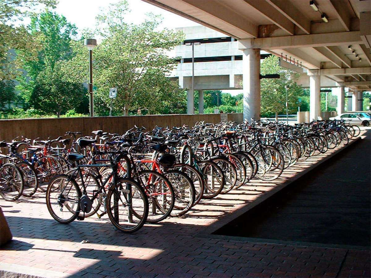 Parking para bicicletas (por ley) para las empresas andaluzas con más de 50 empleados