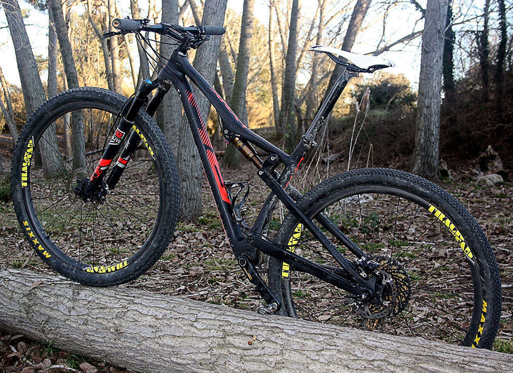 En TodoMountainBike: A prueba: Ruedas de carbono Trackstar 29 Premium 32-XCL