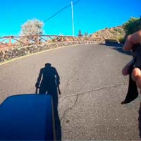 Subiendo el puerto de Chirche con Alberto Contador