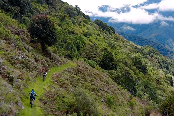 ¿Qué es Pura Vida? Mountain Bike en Costa Rica con Jeff Kendall-Weed