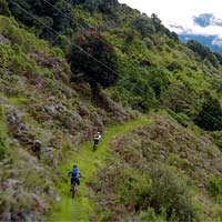 ¿Qué es Pura Vida? Mountain Bike en Costa Rica con Jeff Kendall-Weed