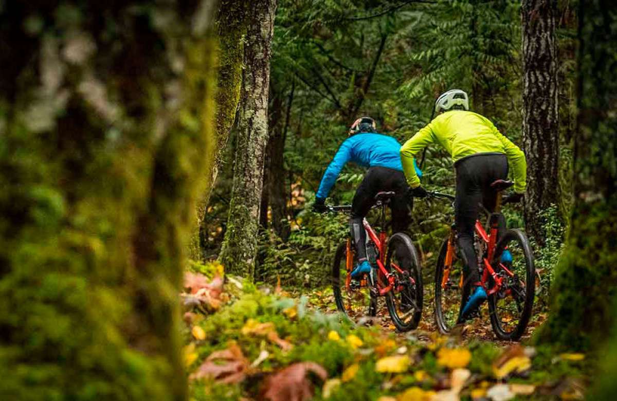 En TodoMountainBike: La Rocky Mountain Element de 2018 en acción con Quinn Moberg y Felix Burke