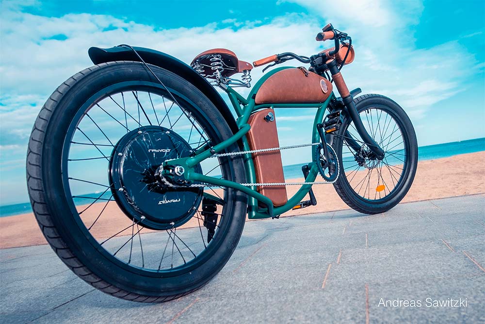 En TodoMountainBike: Raybolt Cruzer, una sorprendente bicicleta eléctrica con estética de motocicleta clásica