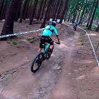 Reconociendo el circuito de la Copa del Mundo XCO 2018 de Nové Město con Marco Aurelio Fontana