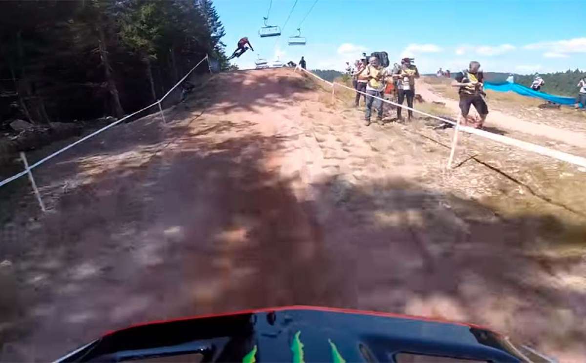 Reconociendo el circuito de la Copa del Mundo DHI 2018 de La Bresse con Amaury Pierron y Rémi Thirion
