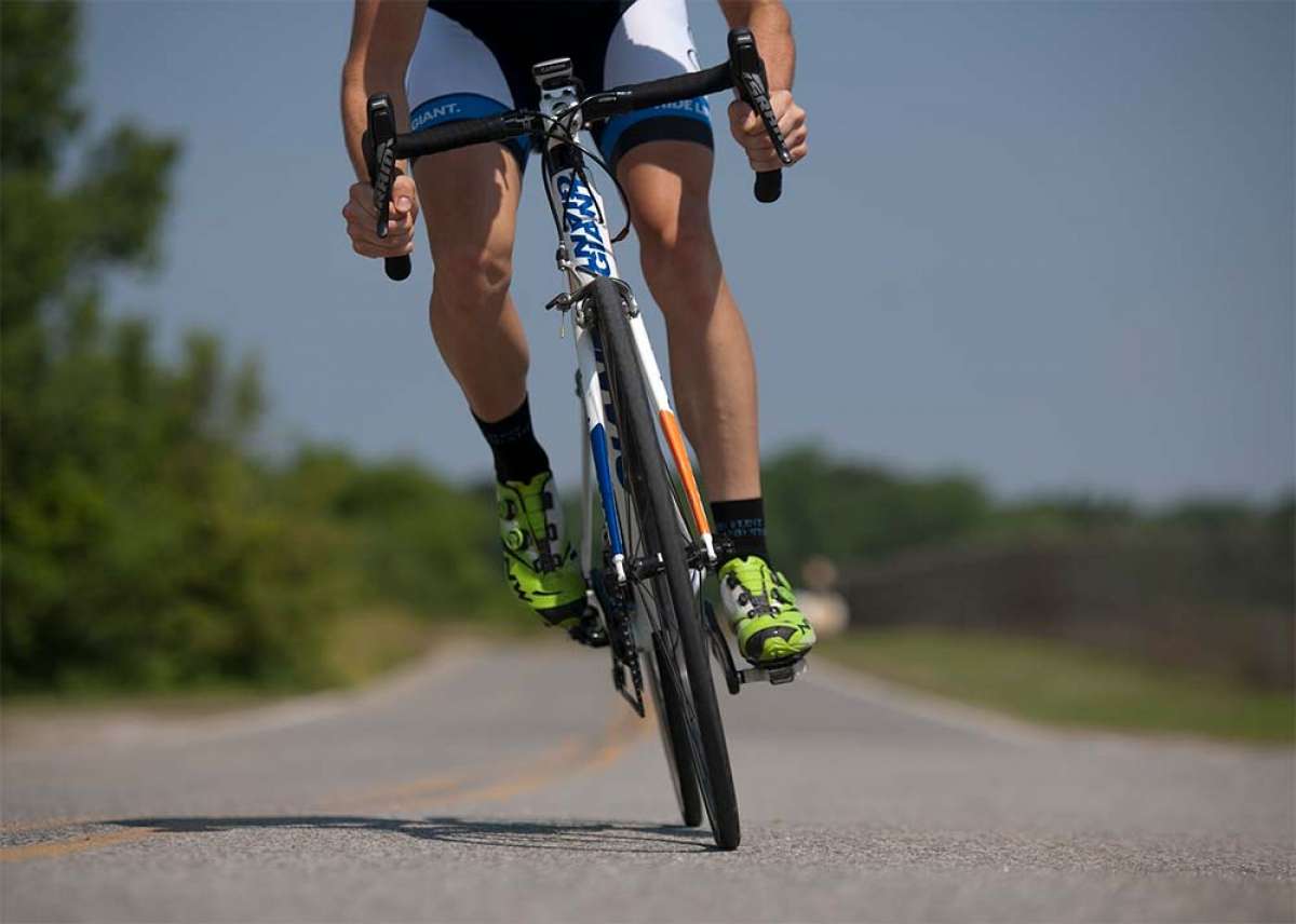 En TodoMountainBike: La regla del 10%, el mejor punto de partida para ajustar la presión de unas ruedas de carretera