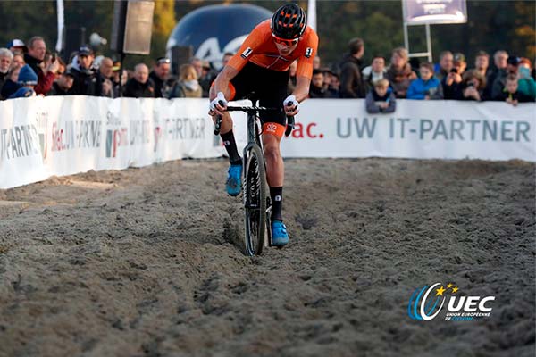 Mathieu van der Poel y Annemarie Worst se proclaman campeones de Europa de ciclocross