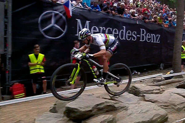 Nino Schurter gana en la Copa del Mundo XCO 2018 de Nové Město: "Ha sido el sprint más difícil que he hecho nunca"