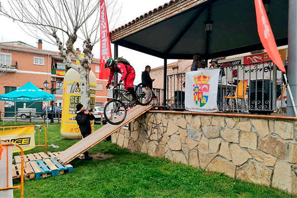 Victoria para Markel Uriarte y Desiree Duarte en La Adrada Extrem, segunda cita del Open de España de Enduro 2018