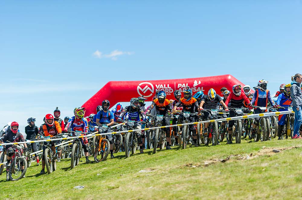 En TodoMountainBike: La Maxiavalanche Europe Cup 2018 se estrena en Vallnord con victoria para Youn Deniaud y Estelle Charles