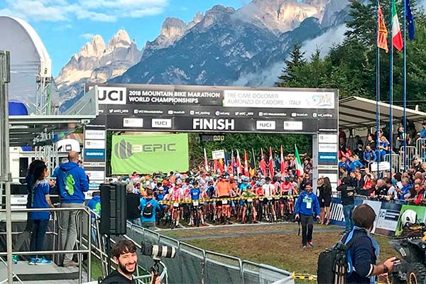 Henrique Avancini y Annika Langvad se proclaman campeones del mundo de XCM