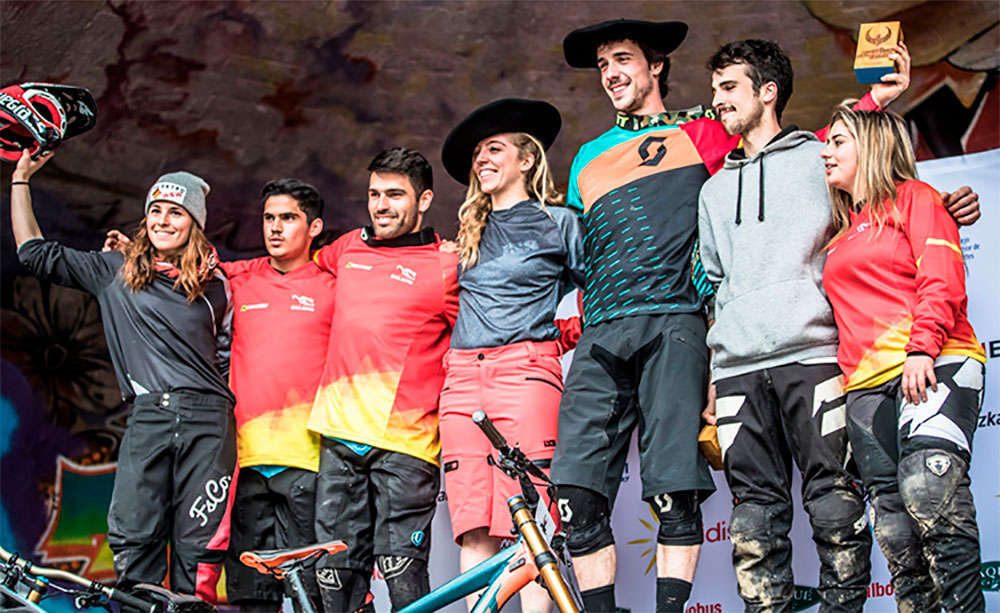 En TodoMountainBike: Iraitz Etxebarria y Andrea Farias dominan la Bilbao Downhill 2018