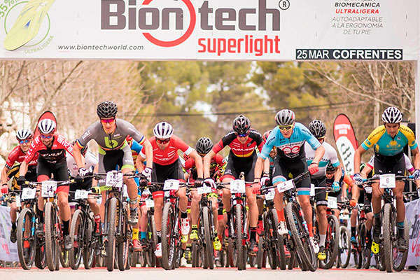 Carlos Coloma y Rocío del Alba dominan el Superprestigio MTB Biontech 2018 de Cofrentes