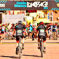Las parejas Sebastian Fini/Grant Ferguson y Raiza Goulao/Rebecca McConnell repiten victoria en la tercera etapa de la Costa Blanca Bike Race 2018