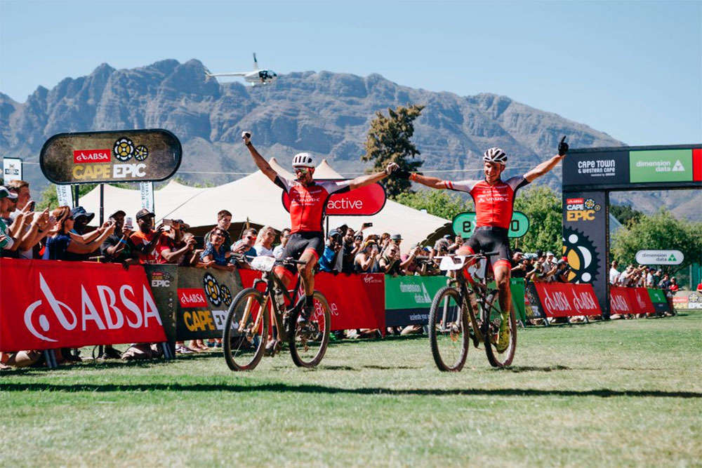 En TodoMountainBike: El Centurion Vaude se lleva la cuarta etapa de la Absa Cape Epic 2018, con Langvad y Courtney invictas