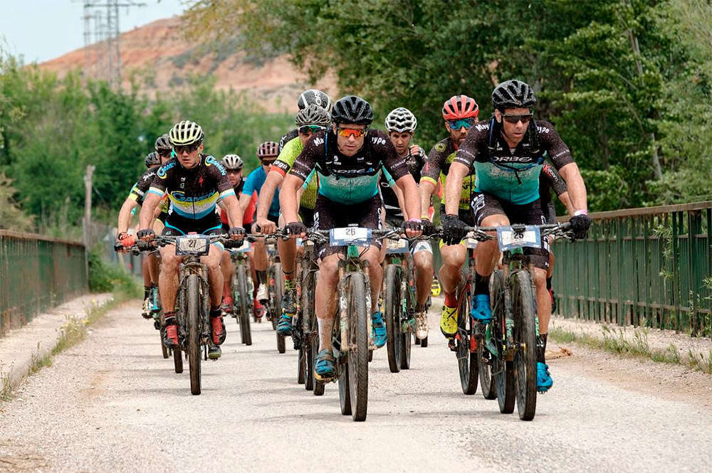 En TodoMountainBike: 8.000 aficionados invaden Sariñena para participar en la Orbea Monegros 2018