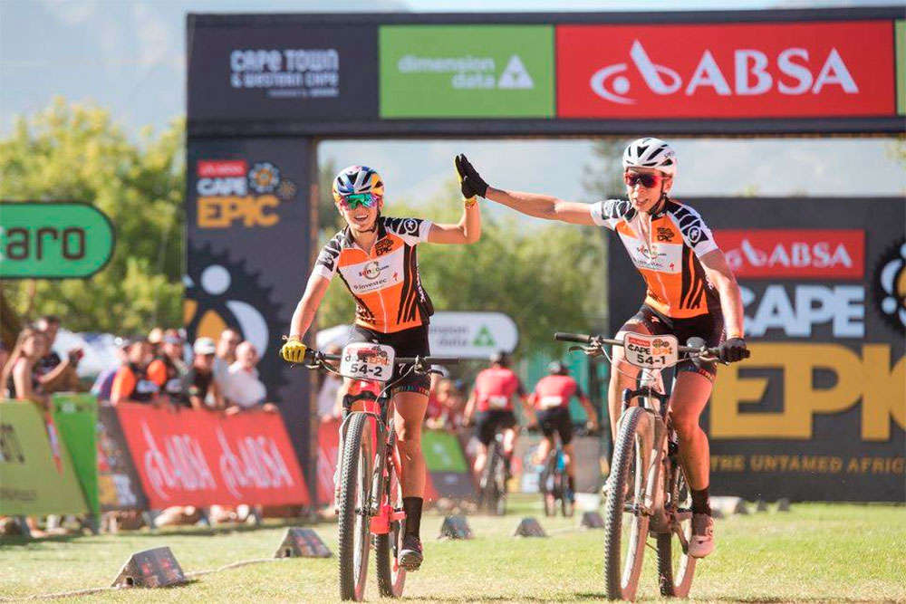 En TodoMountainBike: Doblete para los equipos Investec Songo Specialized en la quinta etapa (contrarreloj) de la Absa Cape Epic 2018